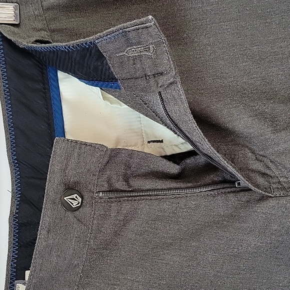 Volcom Corpo Class Flat Front Shorts Charcoal Gray Size 34 - Picture 3 of 16